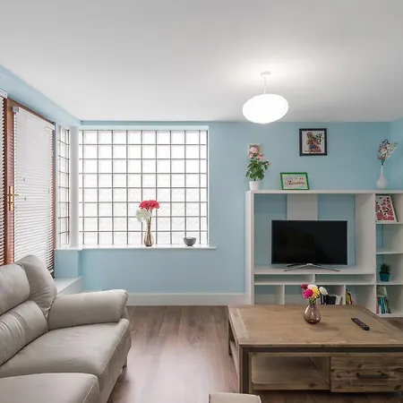 Апартаменты Spacious 2-bedroom Near O'connell St