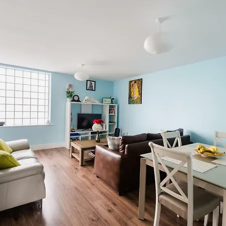 Spacious 2-bedroom Near O'connell St Lejlighed