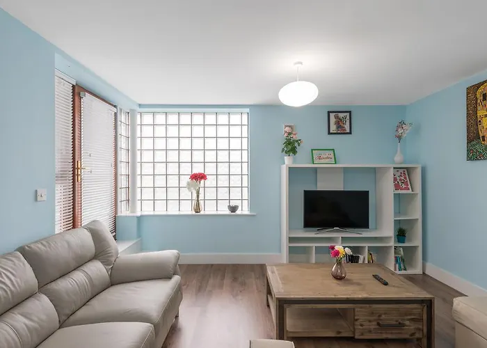 Апартаменты Spacious 2-bedroom Near O'connell St