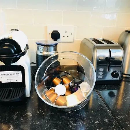 Spacious 2-bedroom Near O'connell St Apartament
