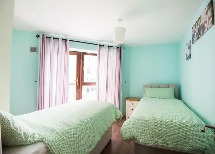 Spacious 2-bedroom Near O'connell St